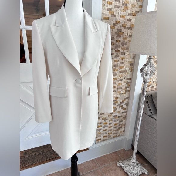 Jessica Elegant Cream Women's Suit Jacket - Picture 6 of 12